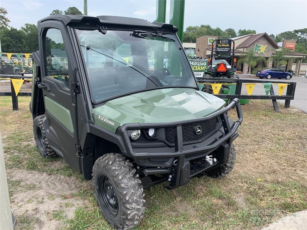 John Deere 835M Підсобні машини