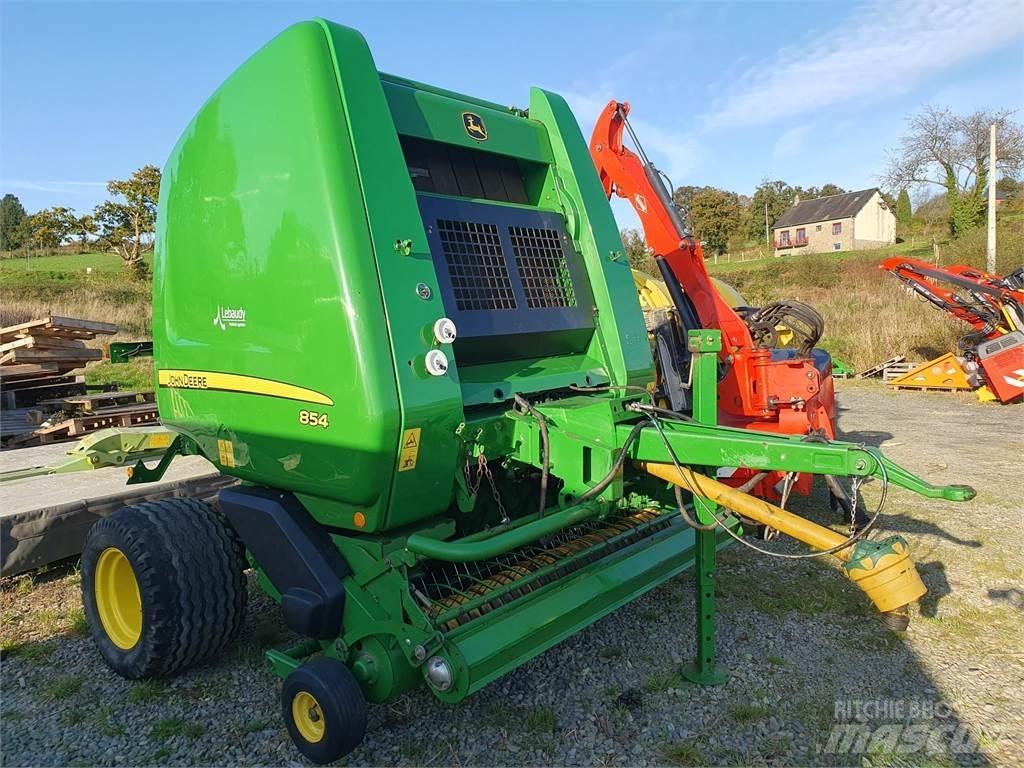 John Deere 854 Рулонні прес-підбирачі