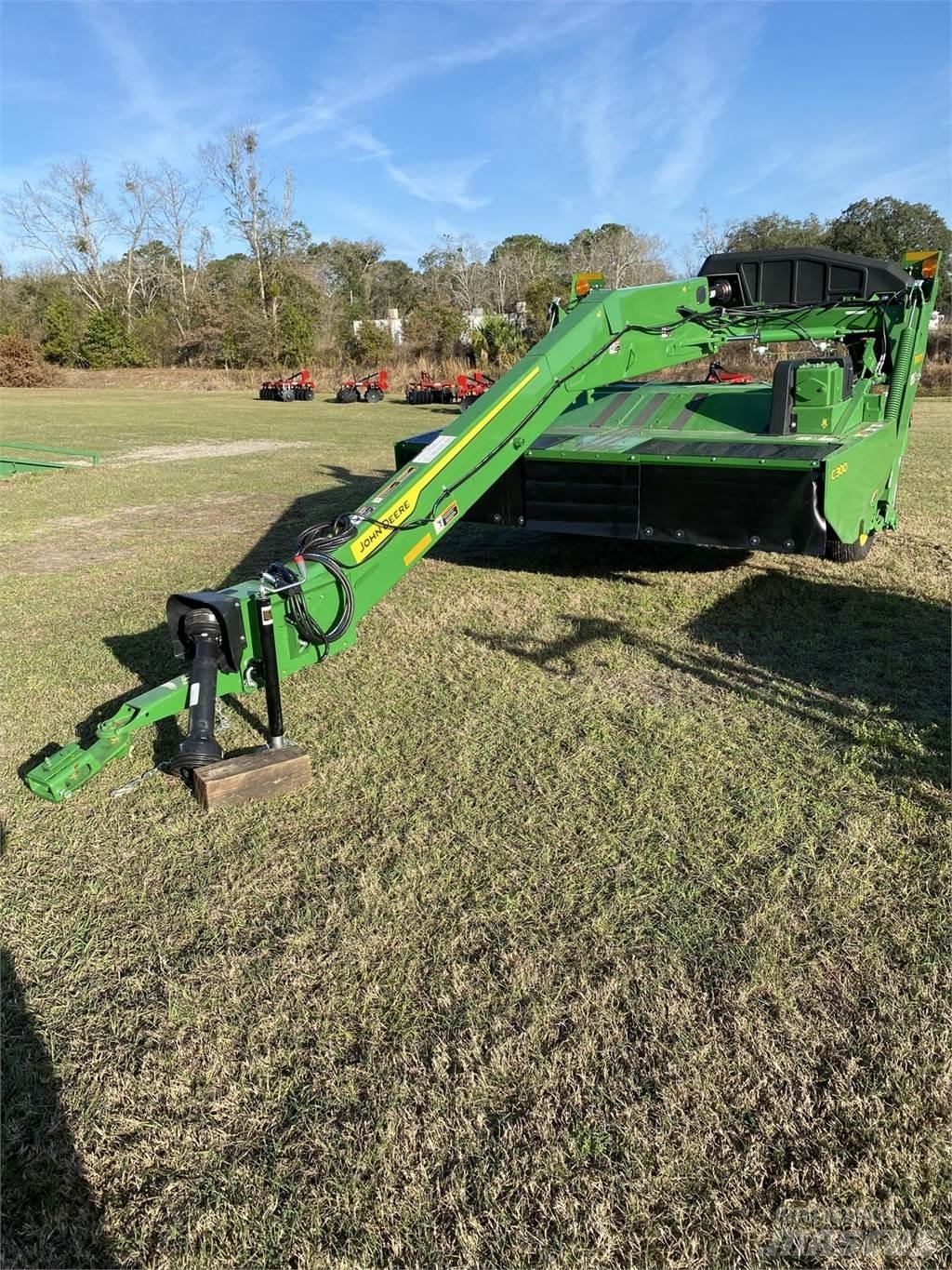 John Deere C300 Косилки-формувачі