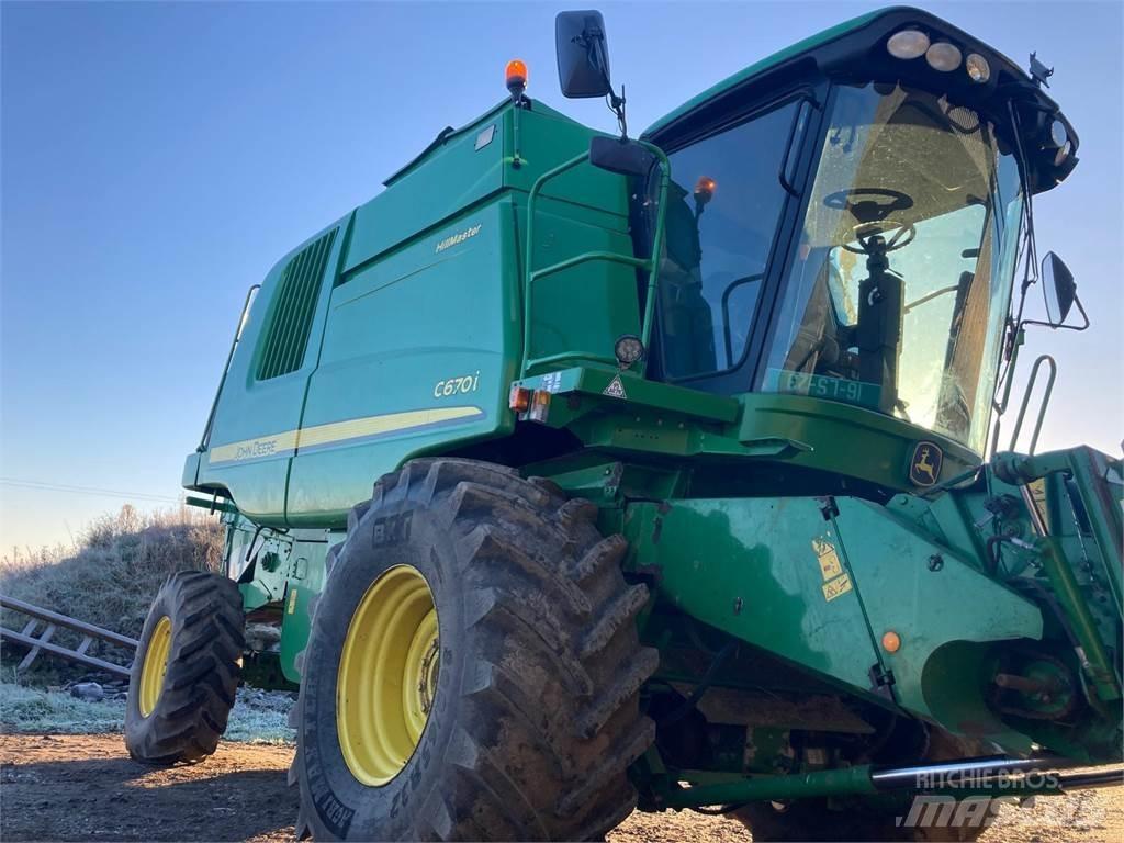 John Deere C670 Зернозбиральні комбайни