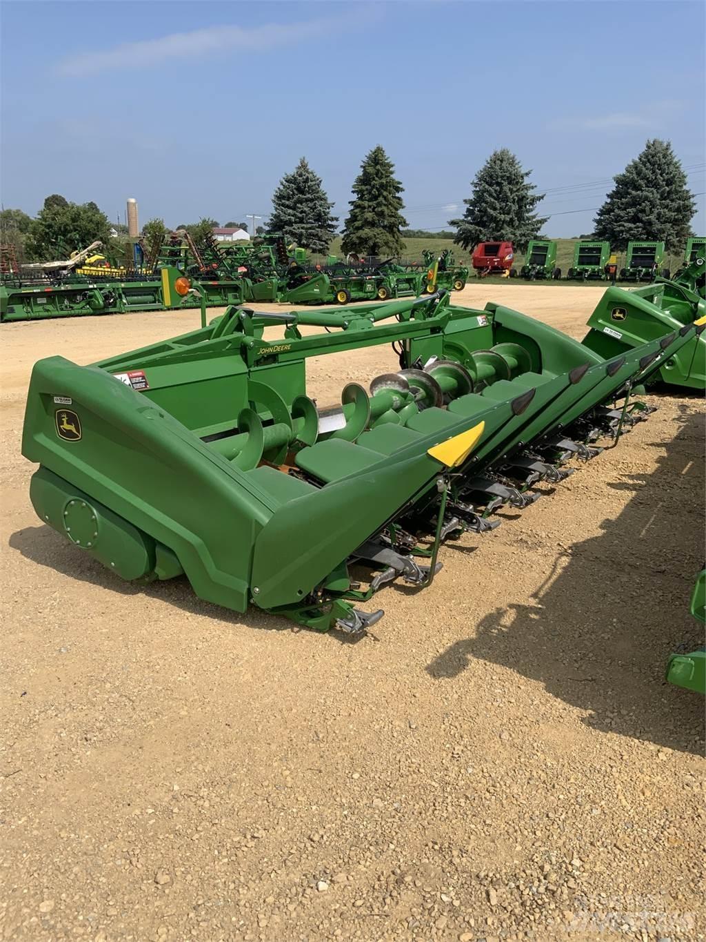 John Deere C8F Додаткове обладнання для збиральних комбайнів