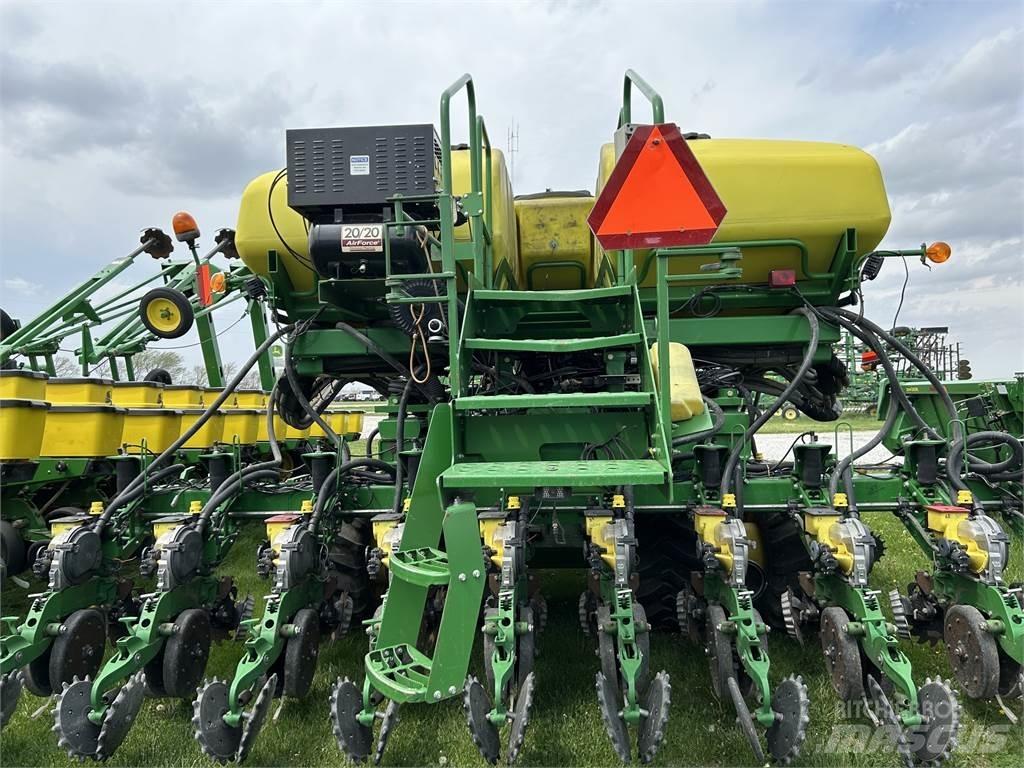 John Deere DB60 Cажалки