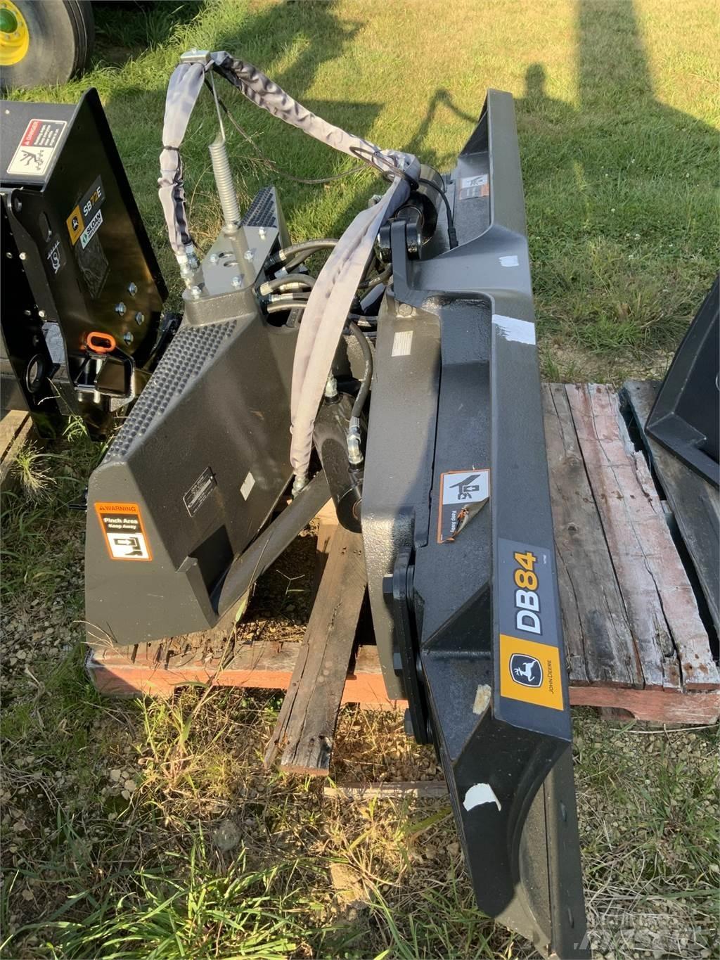 John Deere DB84 Будтехніка - Інші