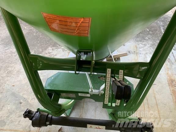 John Deere F/500 Причіпні обприскувачі
