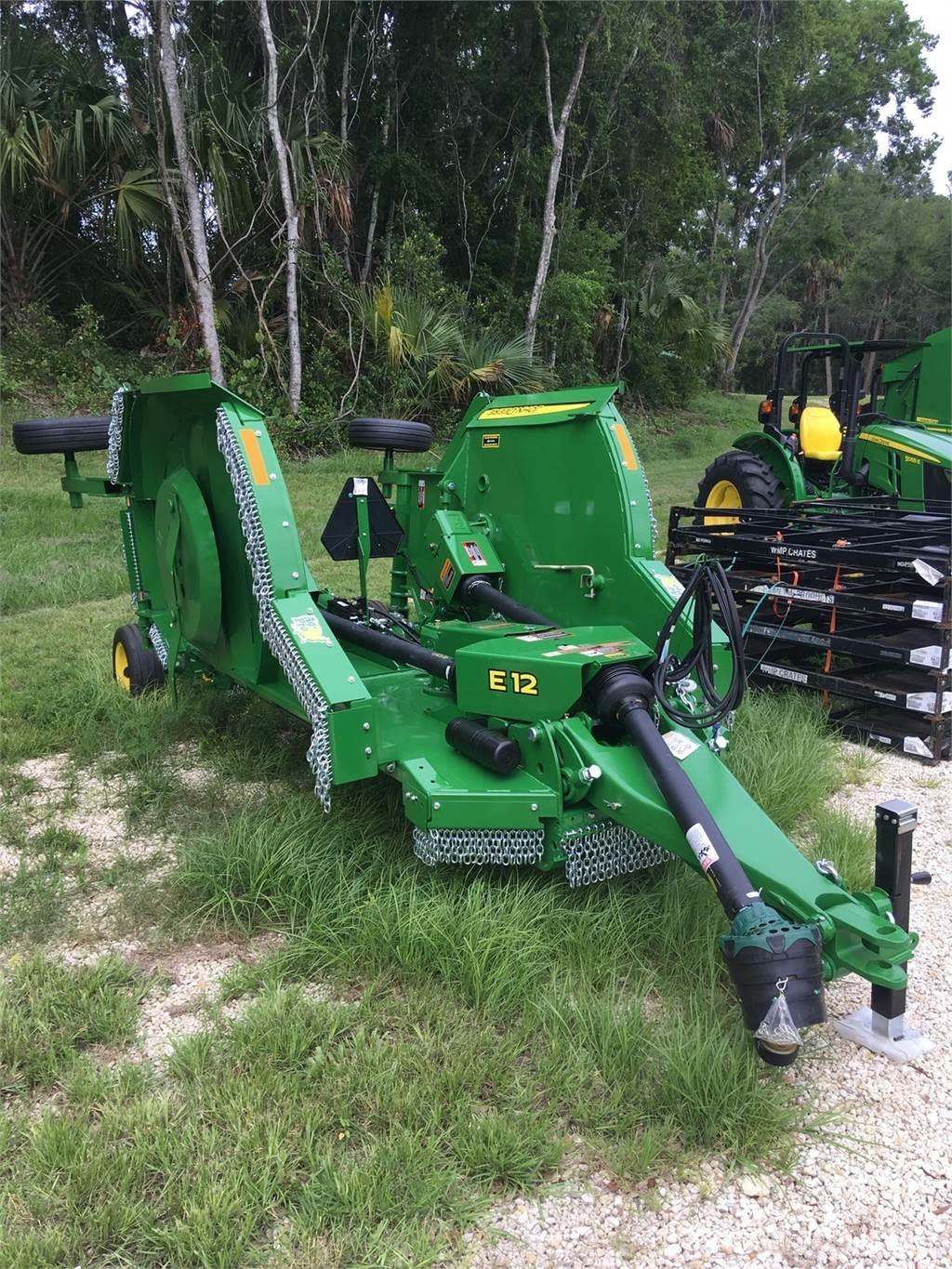 John Deere FC12E Роздрібнювачі, різаки і розпаковувачі тюків
