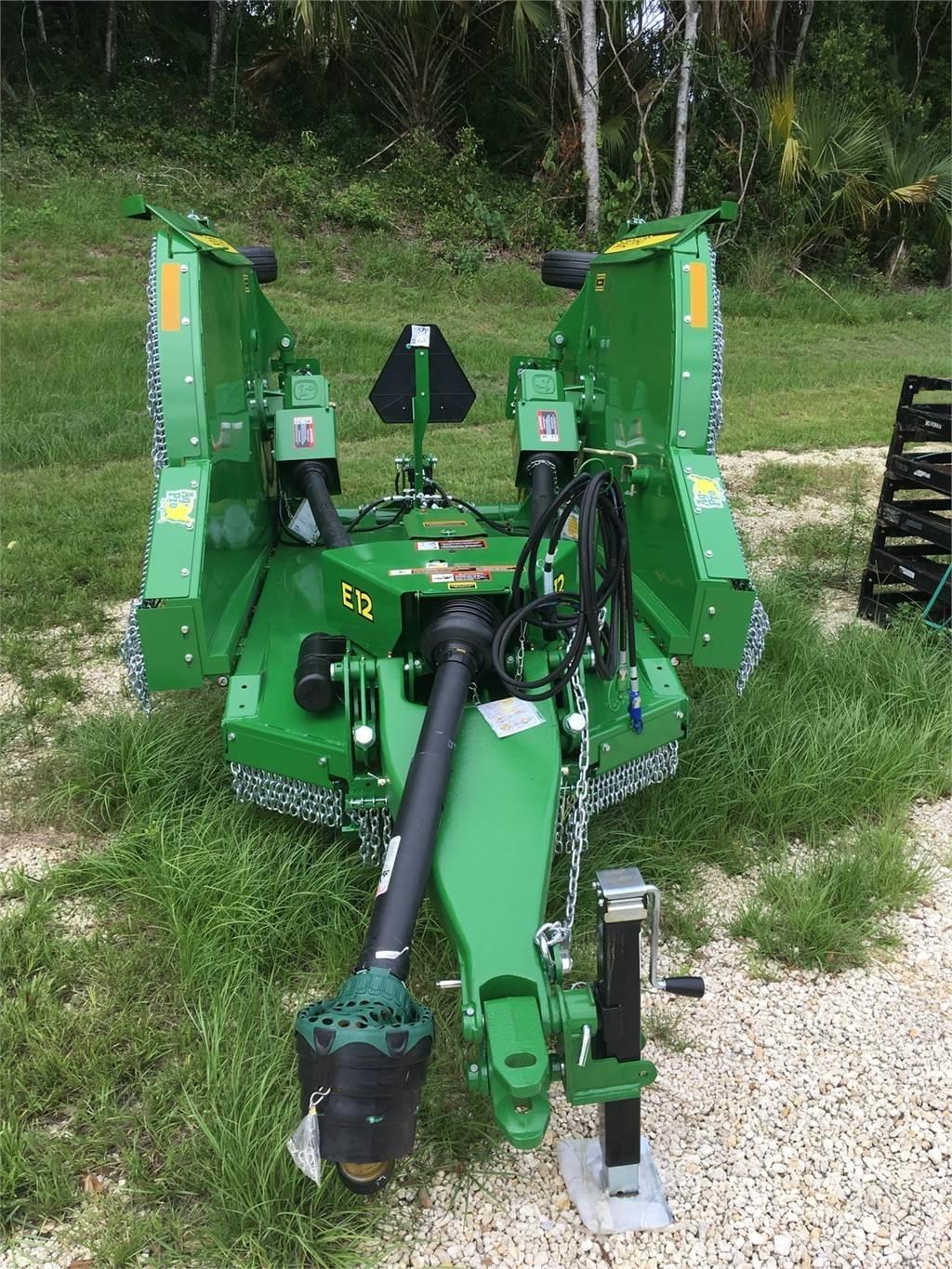 John Deere FC12E Роздрібнювачі, різаки і розпаковувачі тюків