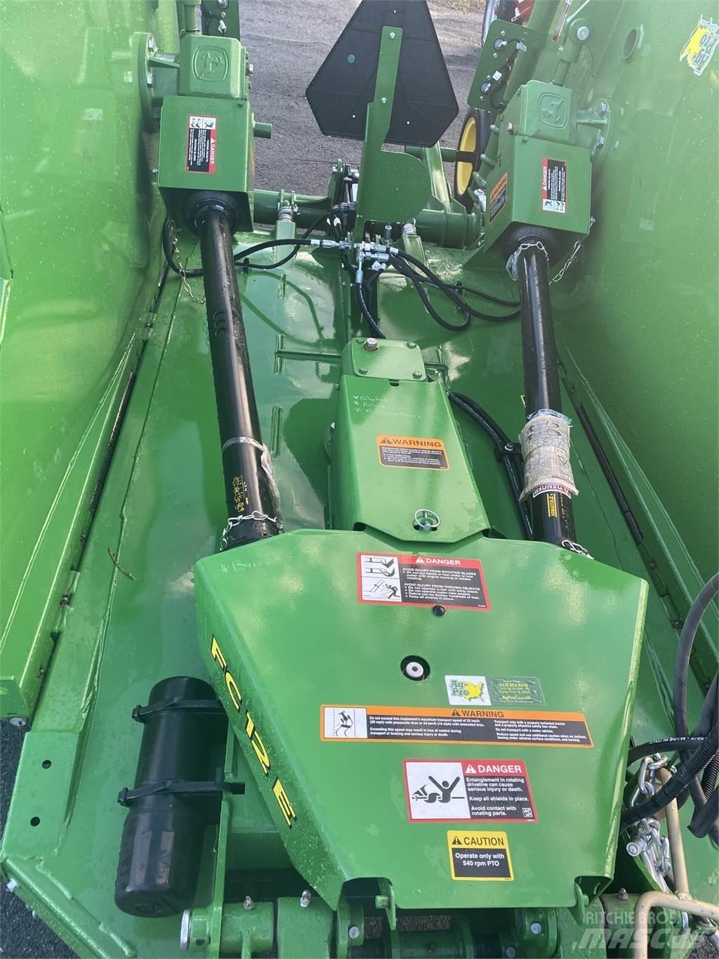 John Deere FC12E Роздрібнювачі, різаки і розпаковувачі тюків