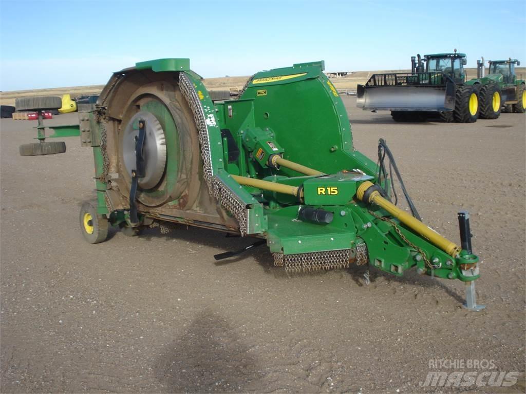 John Deere R15 Роздрібнювачі, різаки і розпаковувачі тюків