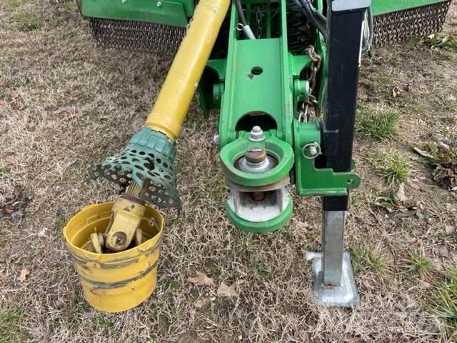 John Deere R20 Роздрібнювачі, різаки і розпаковувачі тюків