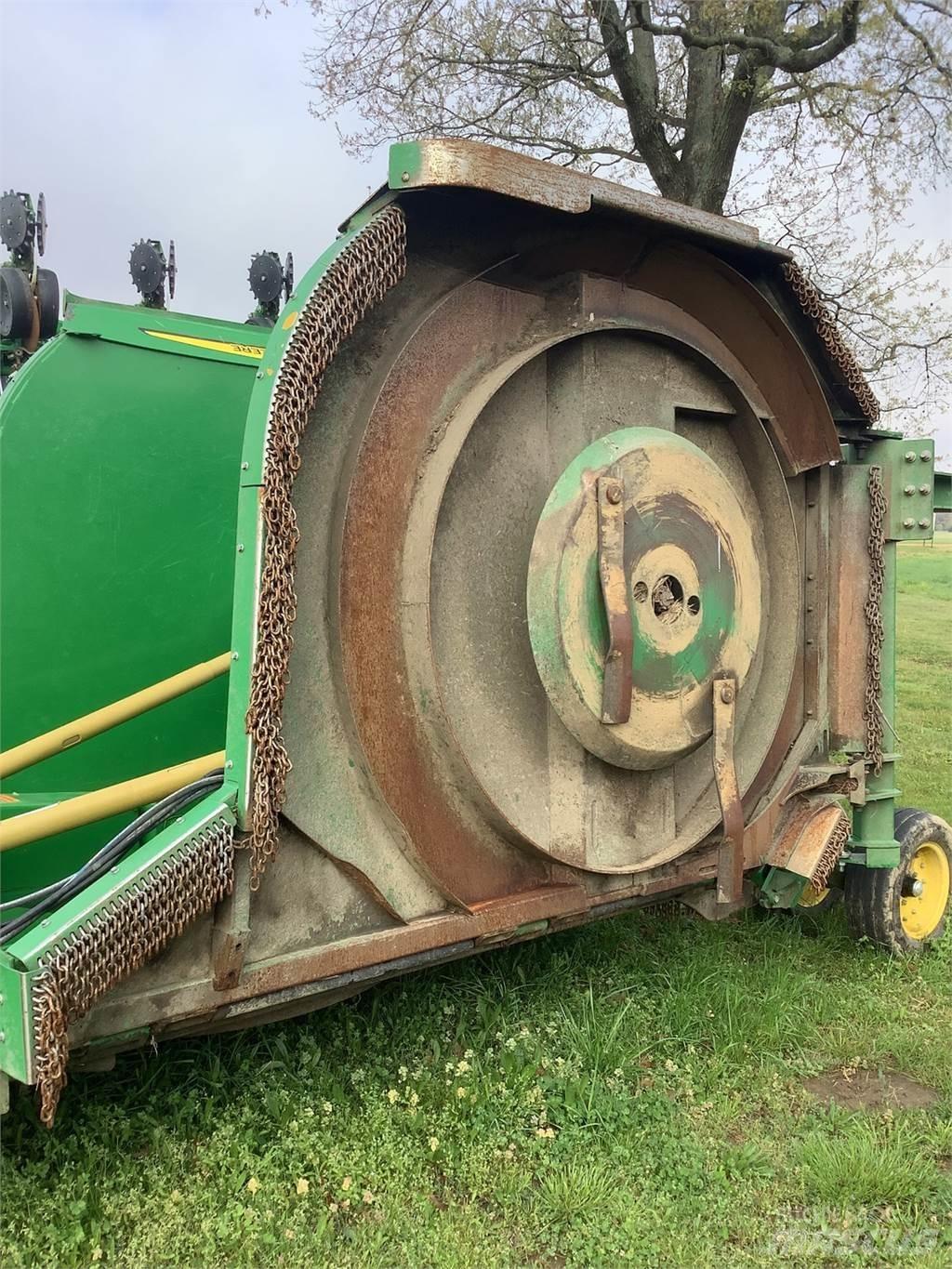 John Deere R20 Роздрібнювачі, різаки і розпаковувачі тюків
