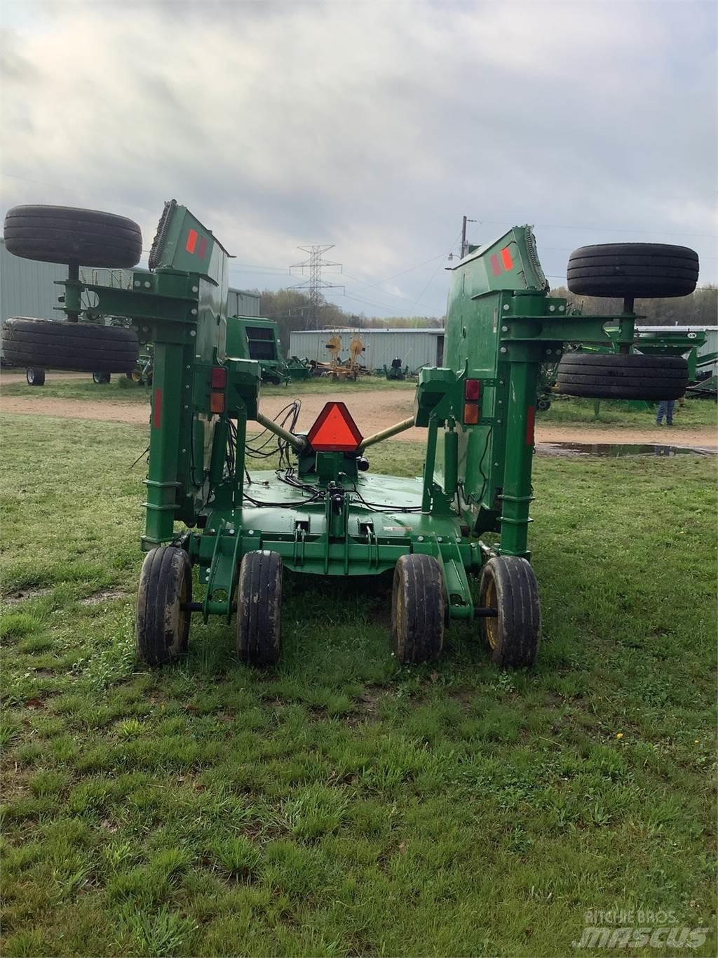John Deere R20 Роздрібнювачі, різаки і розпаковувачі тюків