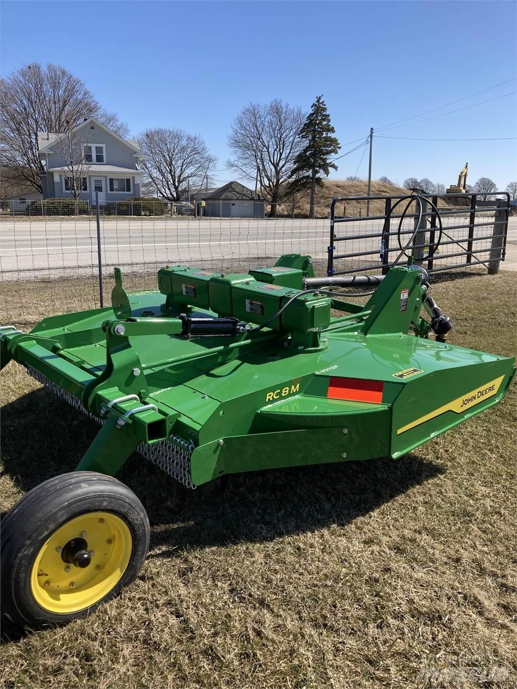 John Deere RC8M Роздрібнювачі, різаки і розпаковувачі тюків