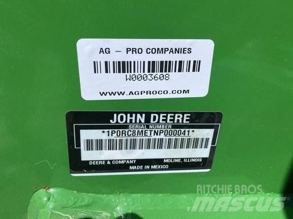 John Deere RC8M Роздрібнювачі, різаки і розпаковувачі тюків