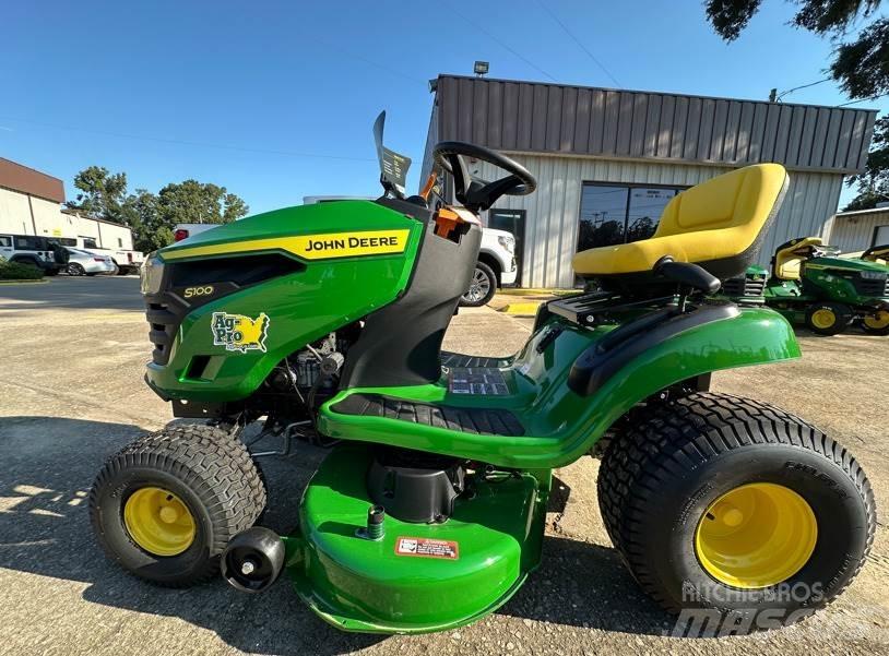 John Deere S100 Самохідні газонокосарки