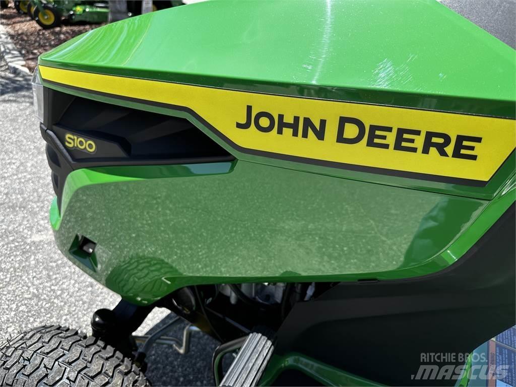 John Deere S100 Самохідні газонокосарки
