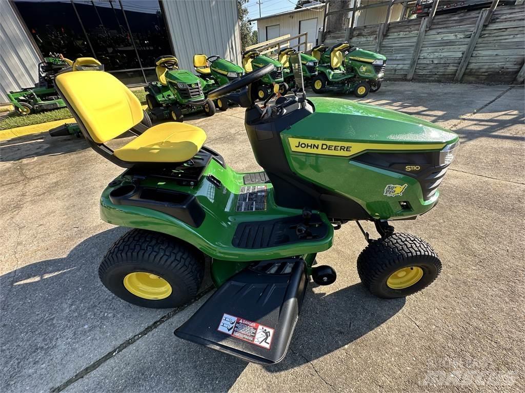 John Deere S110 Самохідні газонокосарки