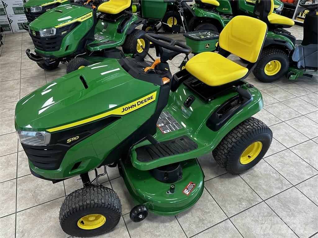 John Deere S110 Самохідні газонокосарки