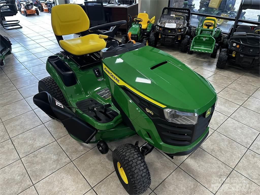 John Deere S110 Самохідні газонокосарки