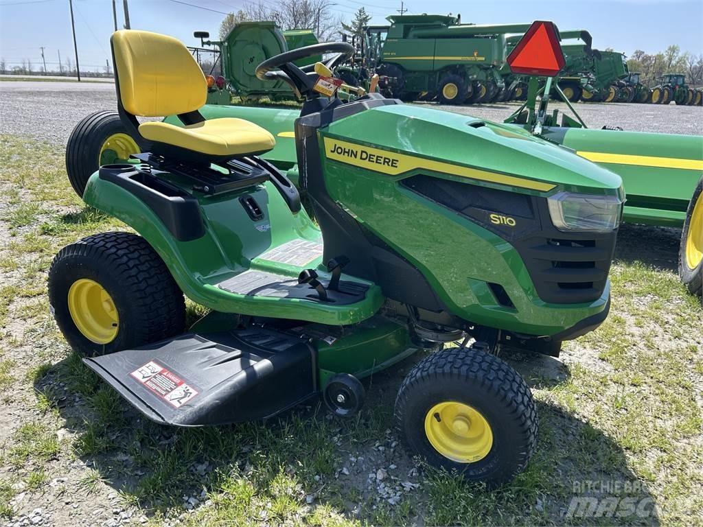John Deere S110 Трактори