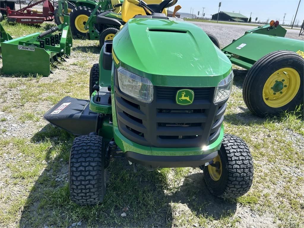 John Deere S110 Трактори