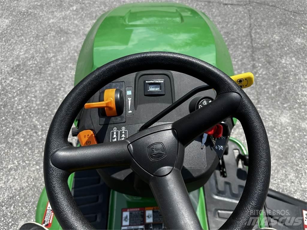 John Deere S120 Самохідні газонокосарки