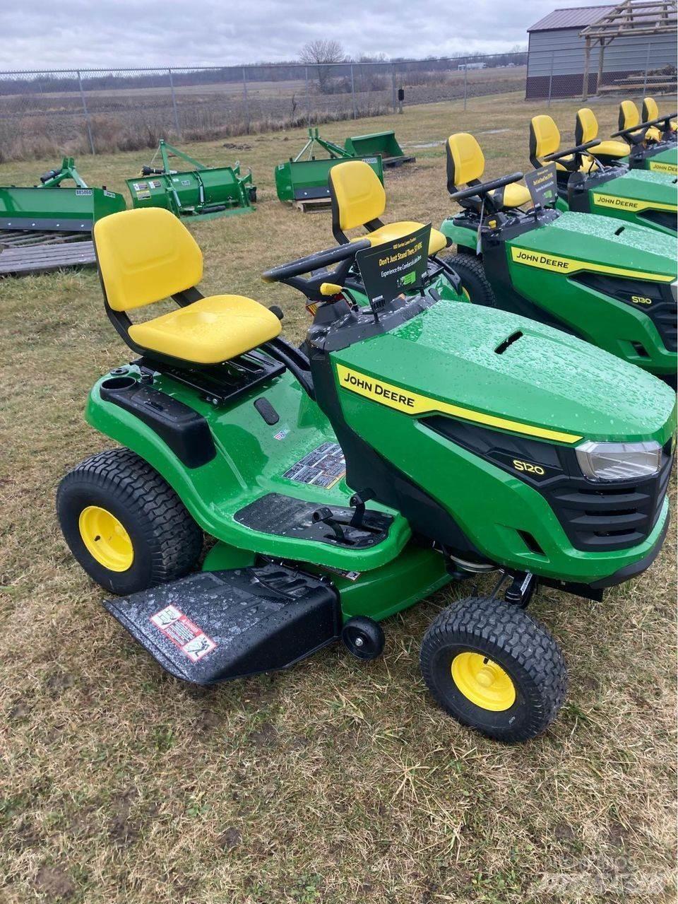 John Deere s120 Самохідні газонокосарки