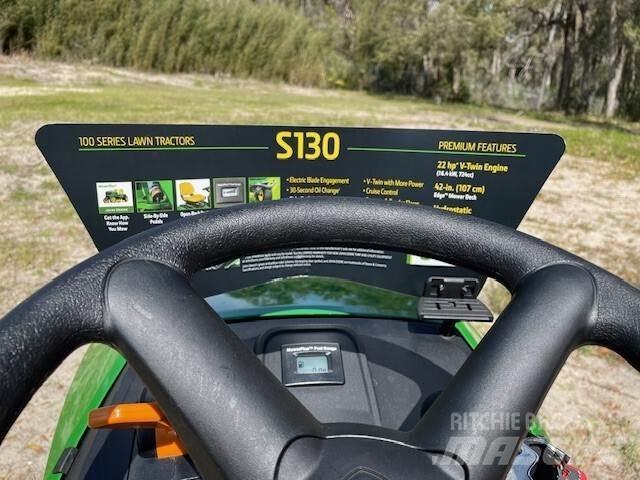 John Deere S130 Самохідні газонокосарки