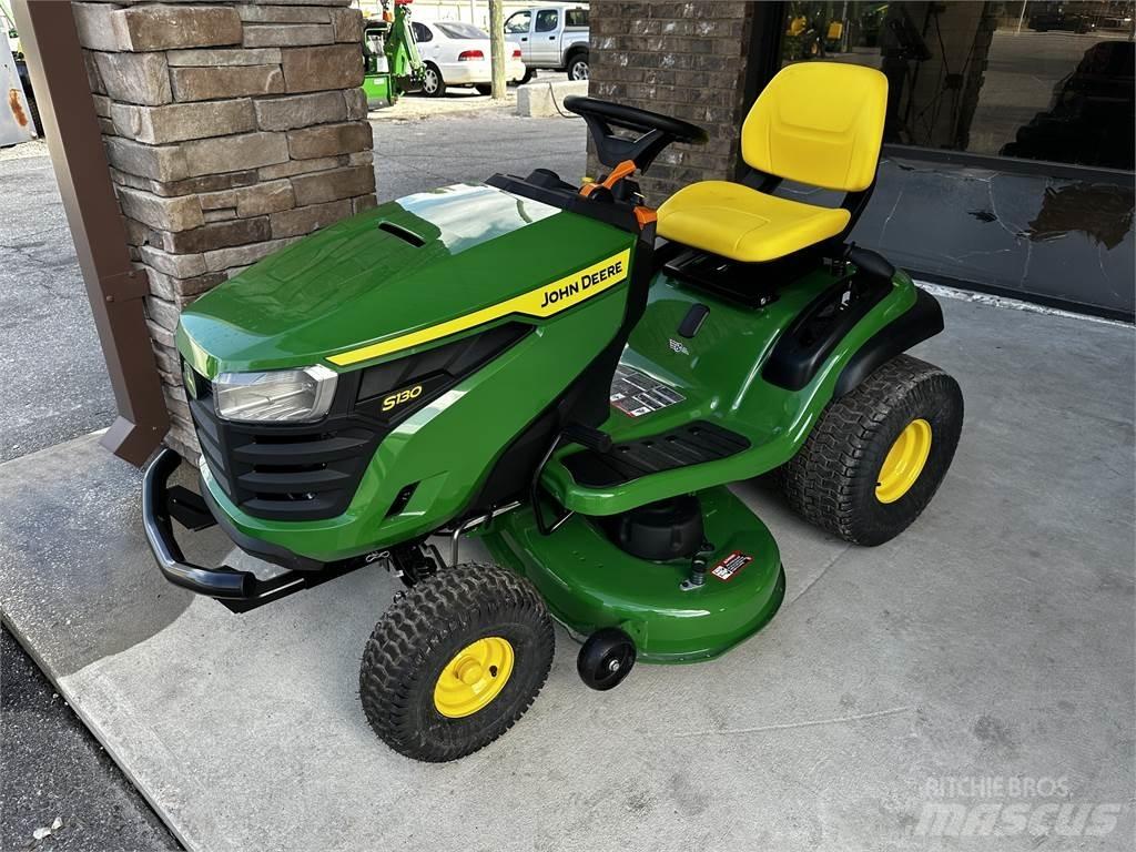 John Deere S130 Самохідні газонокосарки