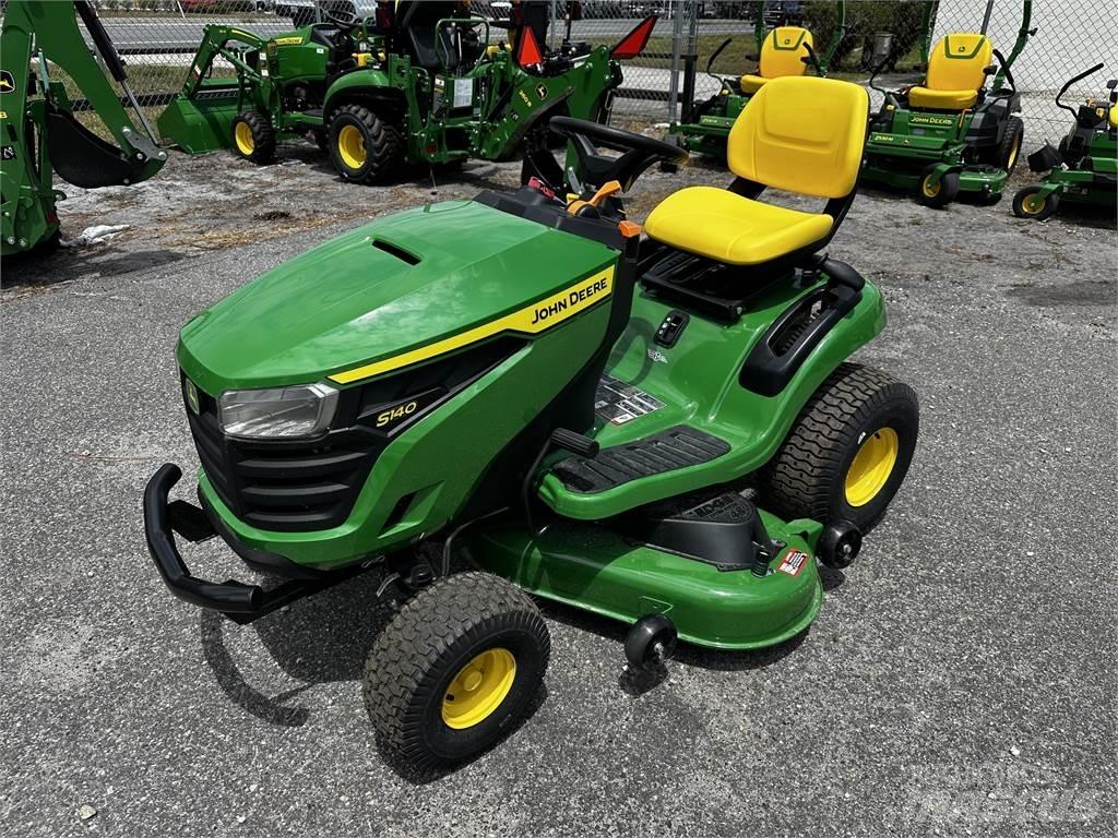 John Deere S140 Самохідні газонокосарки