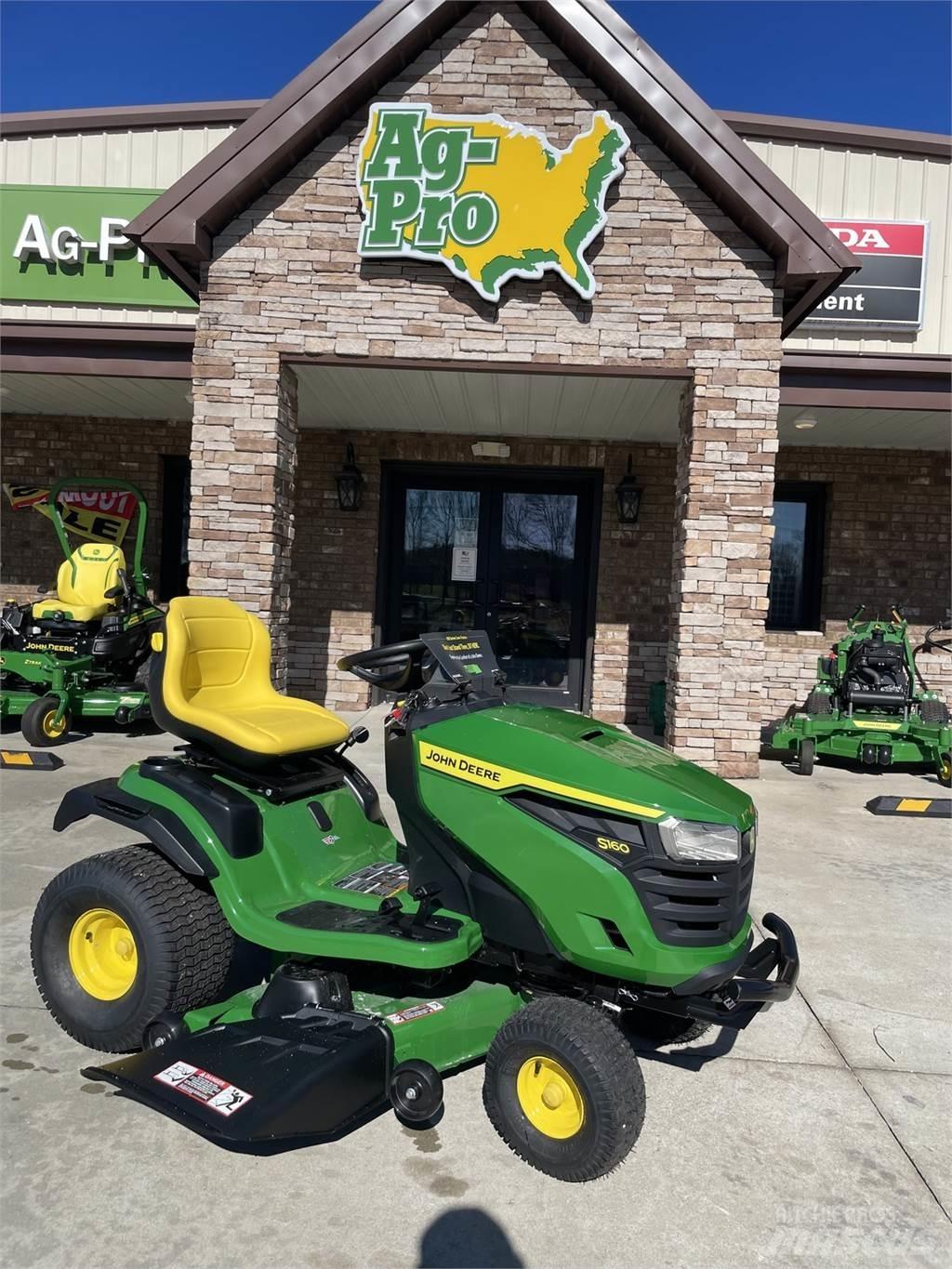 John Deere S160 Трактори