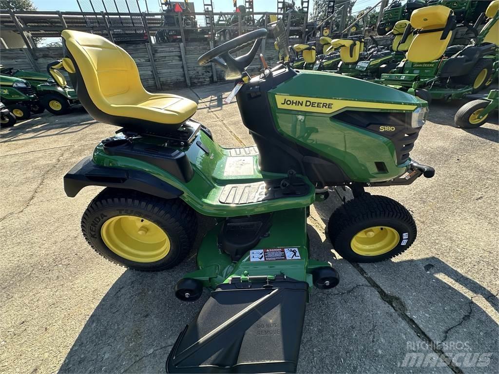 John Deere S180 Трактори