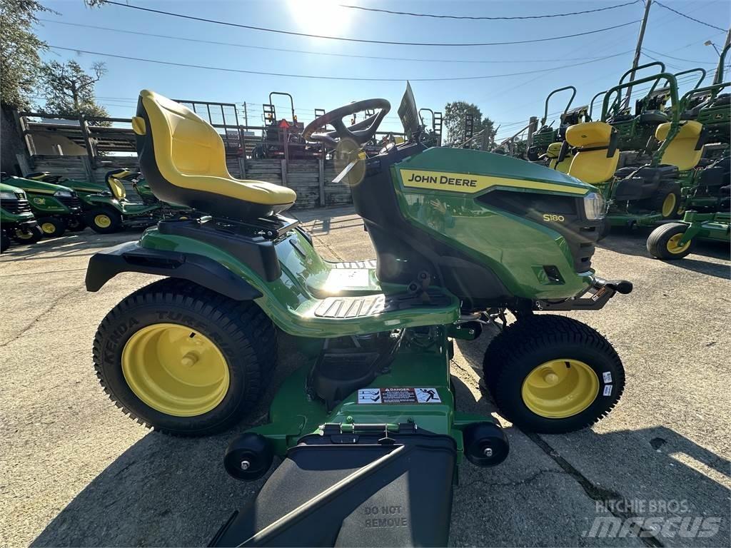 John Deere S180 Трактори