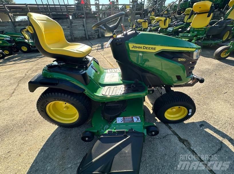 John Deere S180 Трактори