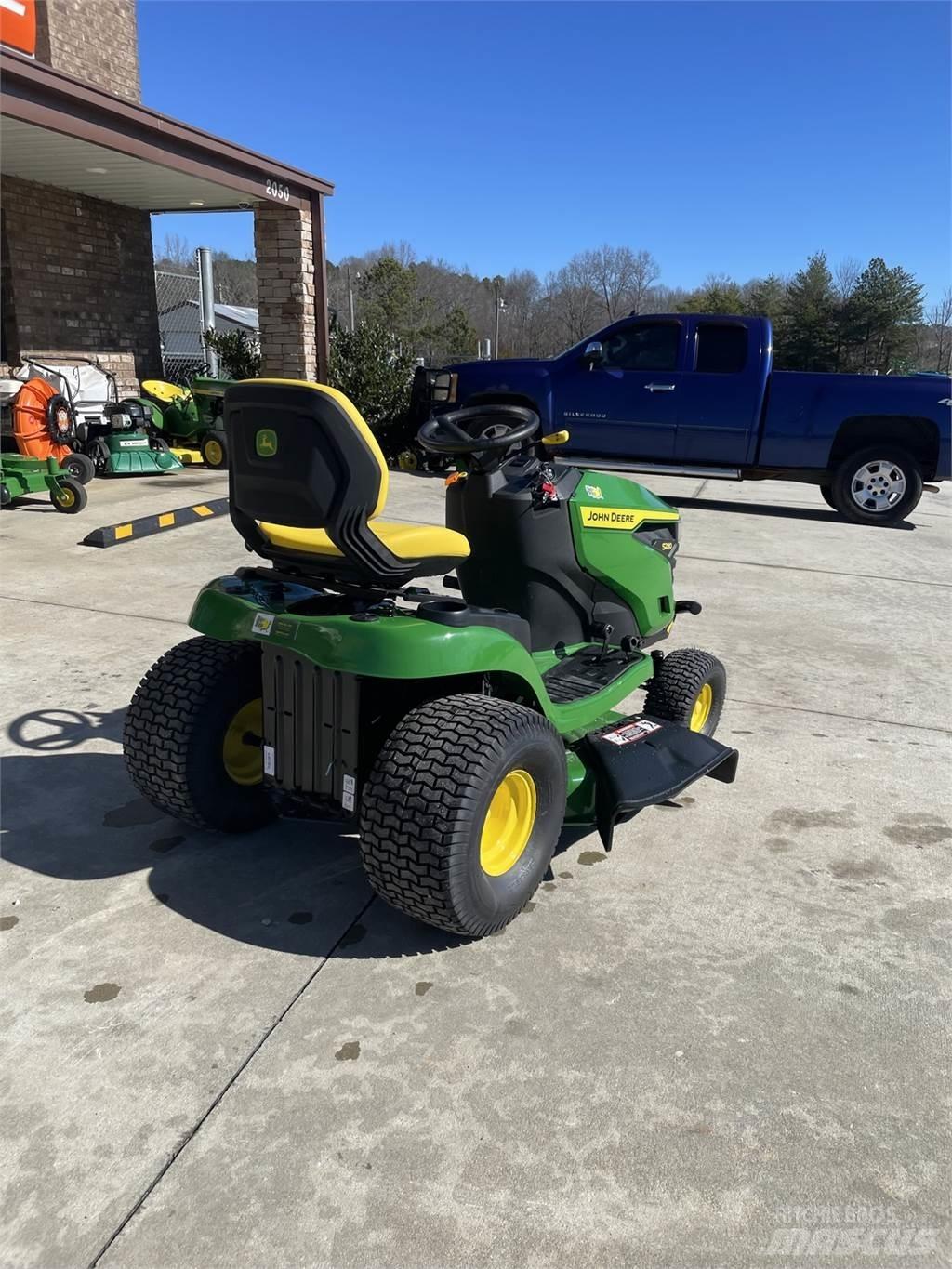 John Deere S220 Самохідні газонокосарки