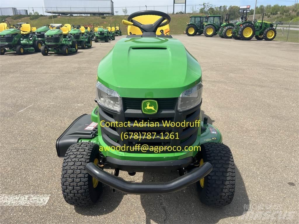 John Deere S220 Самохідні газонокосарки