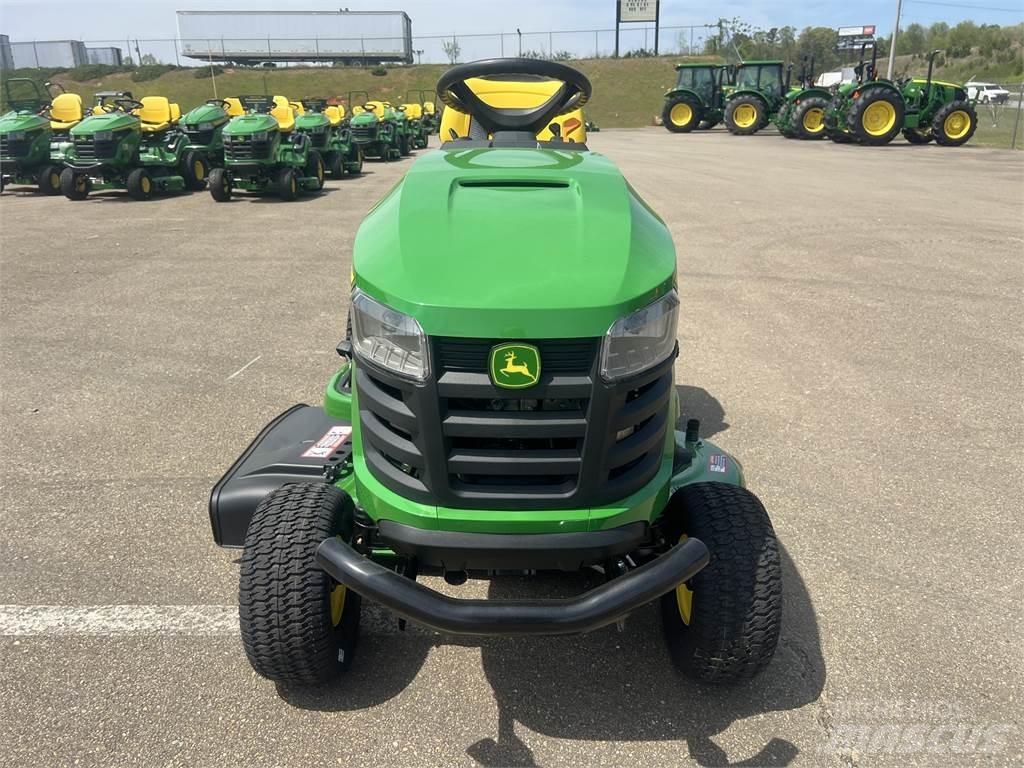 John Deere S240 Трактори