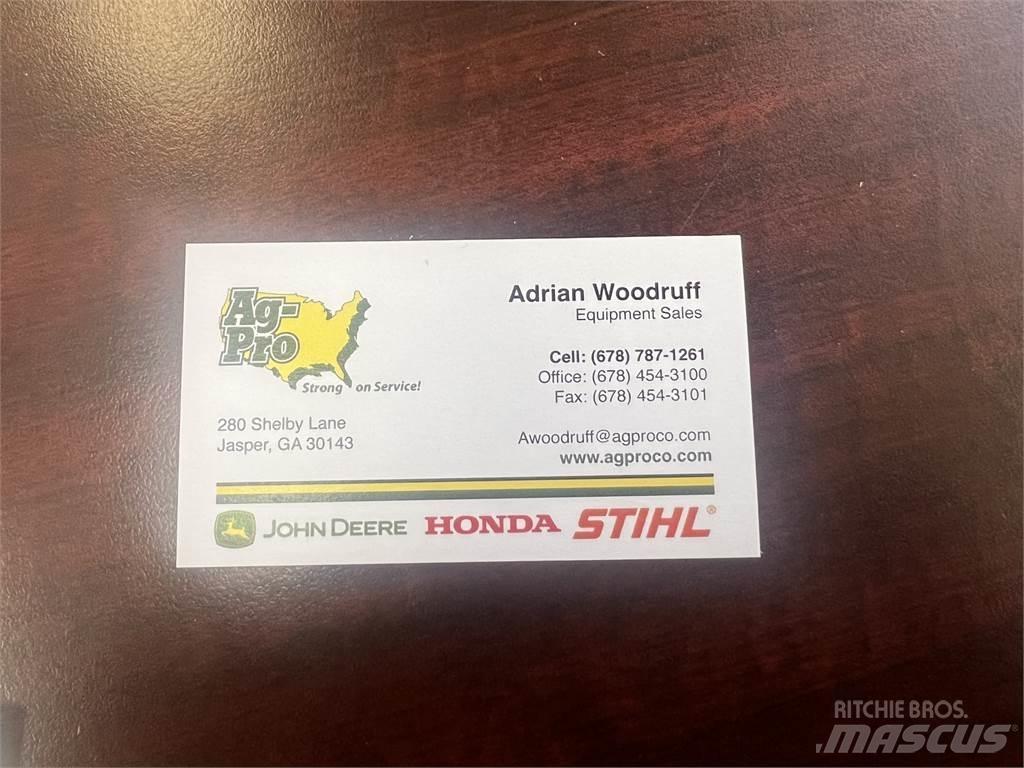 John Deere S240 Трактори