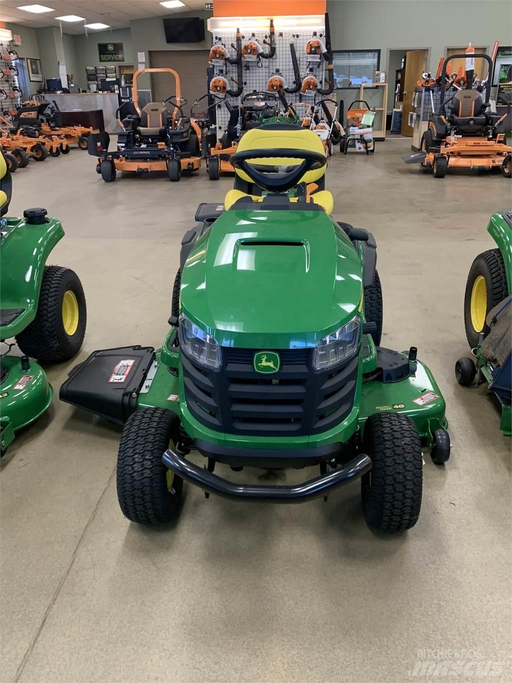 John Deere S240 Трактори