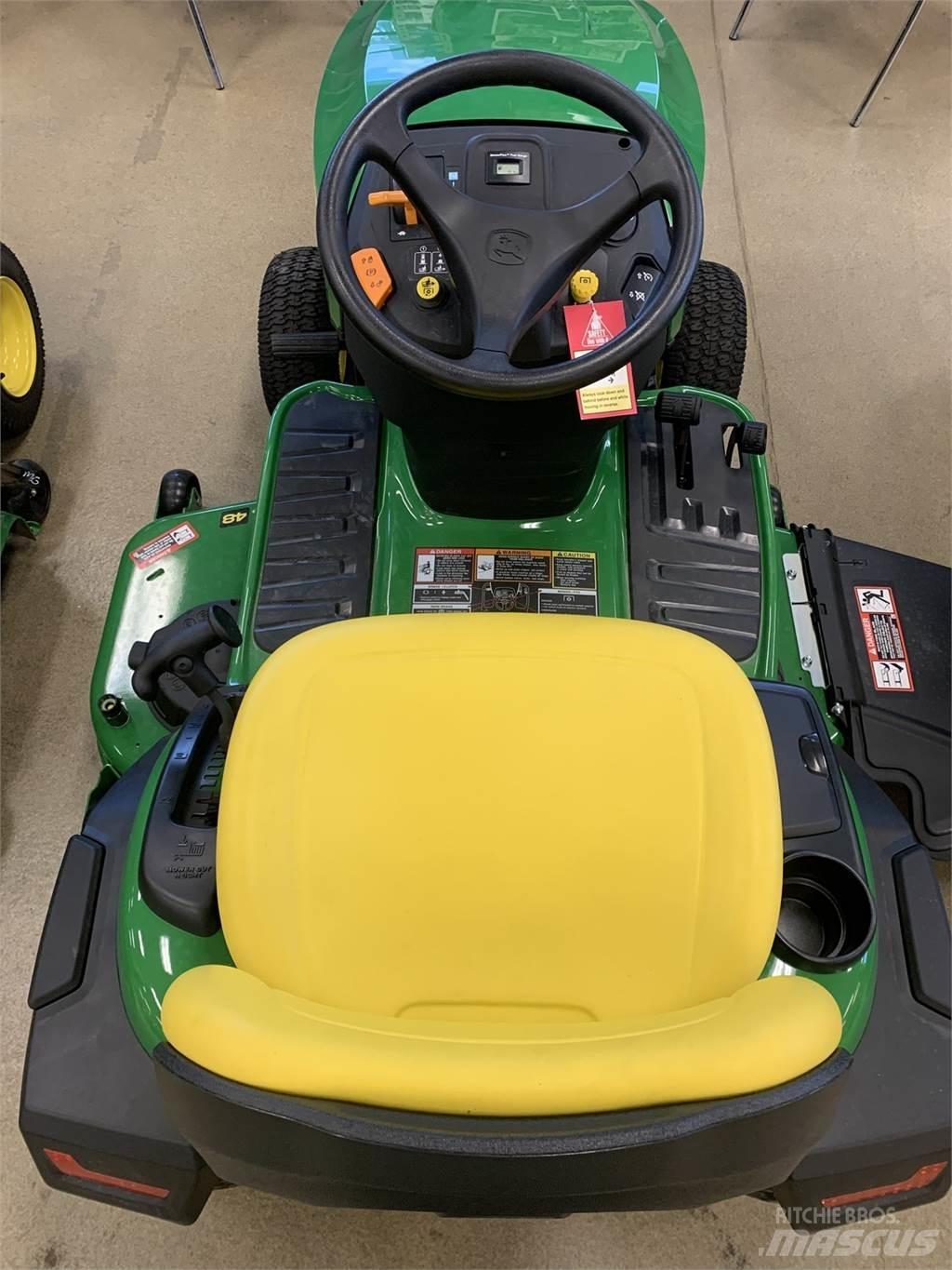 John Deere S240 Трактори