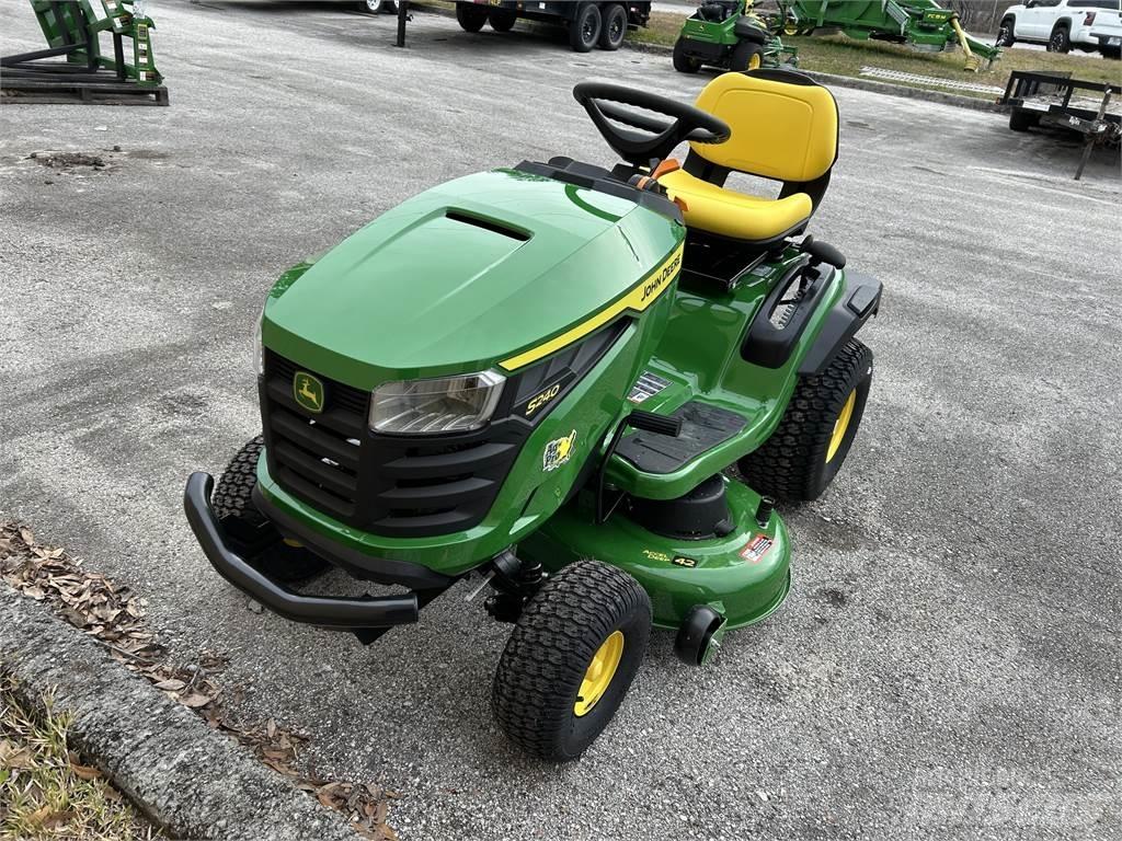 John Deere S240 Трактори