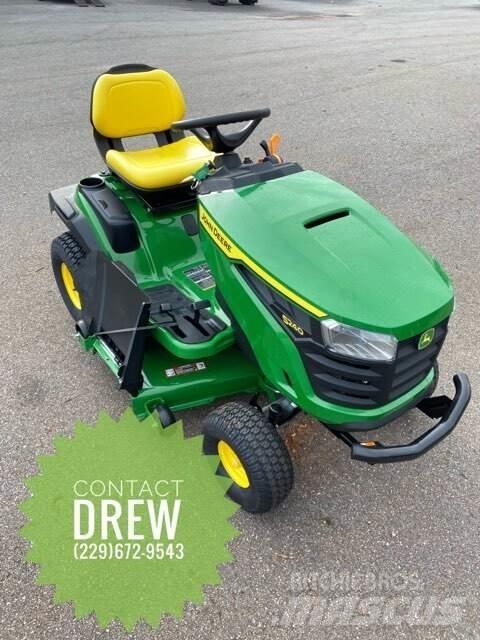 John Deere S240 Трактори