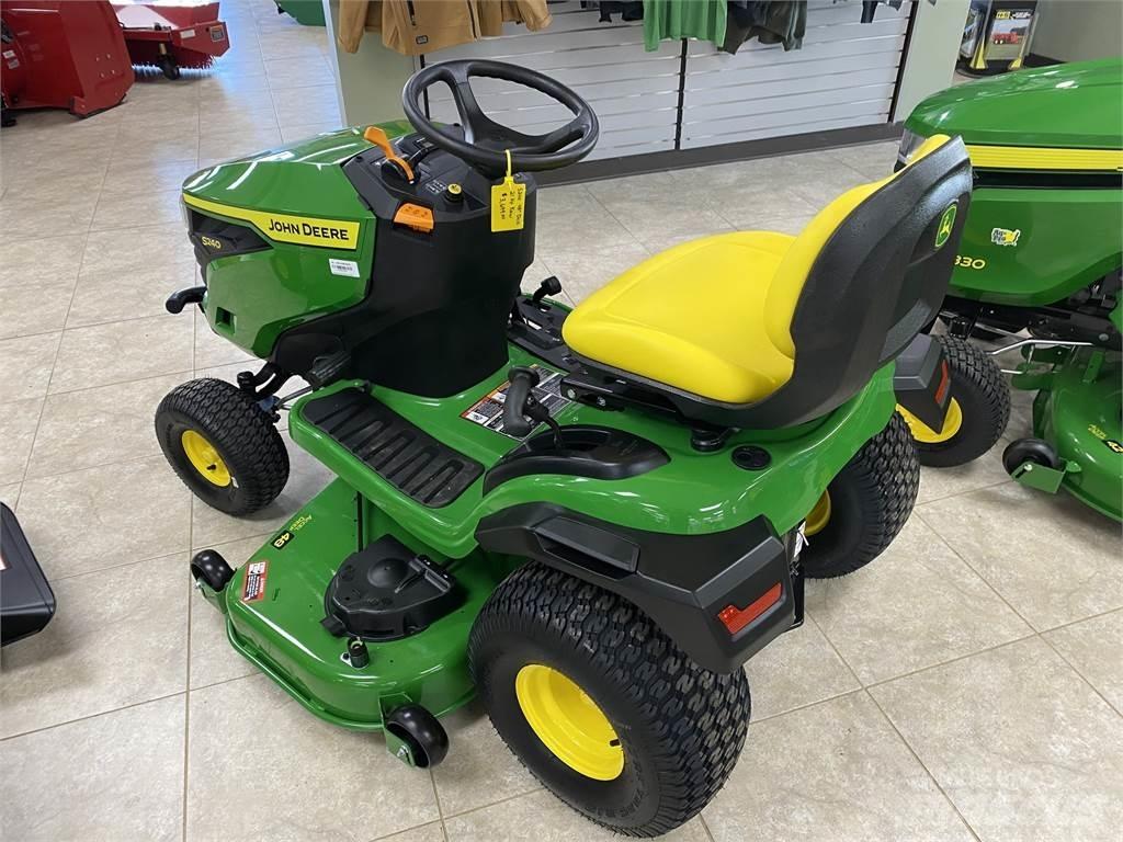John Deere S240 Трактори