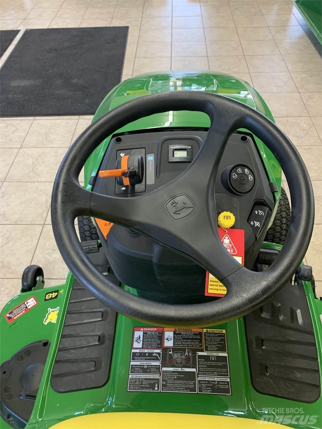 John Deere S240 Трактори