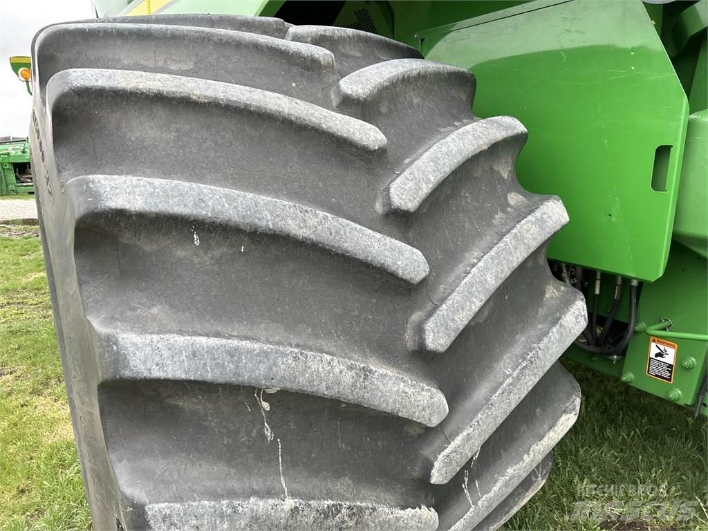 John Deere S680 Зернозбиральні комбайни