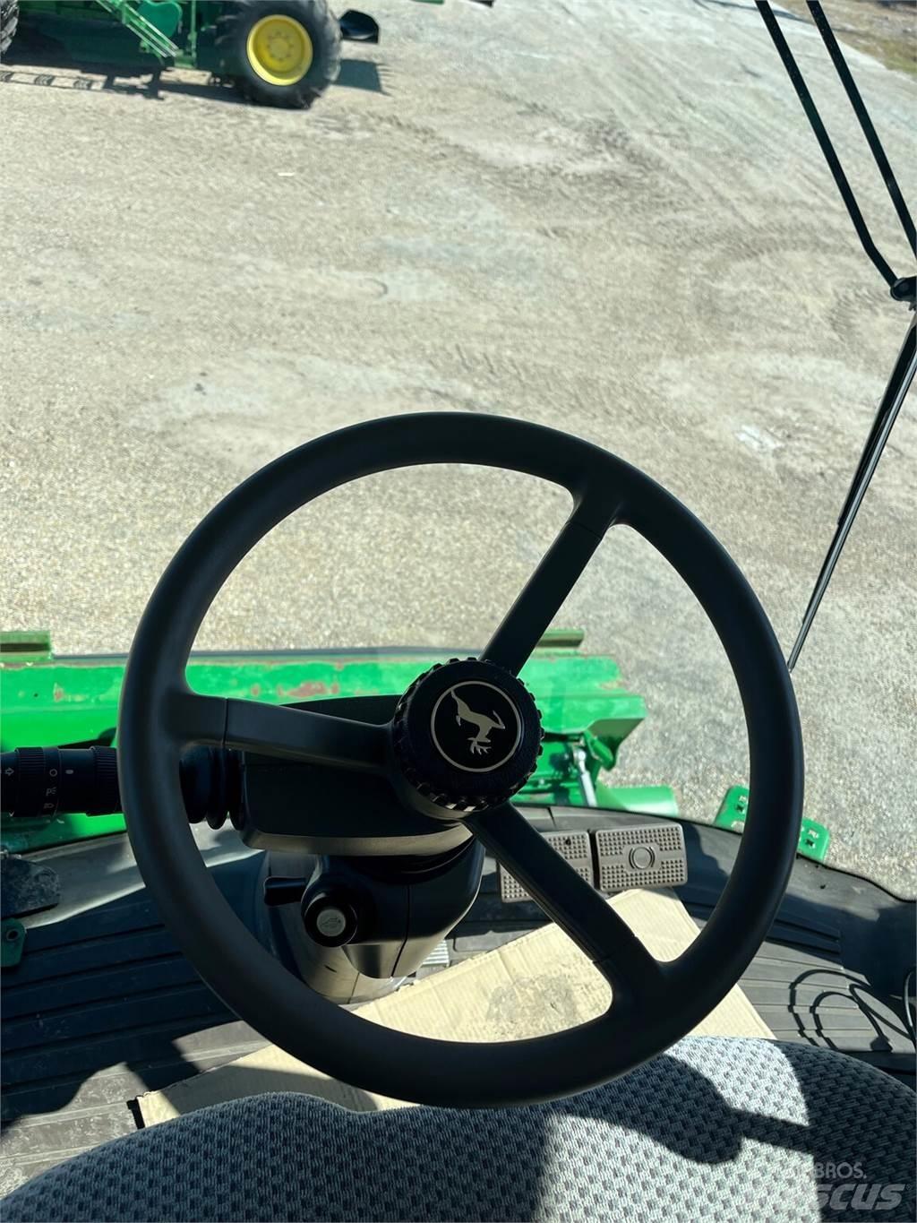 John Deere S680 Зернозбиральні комбайни