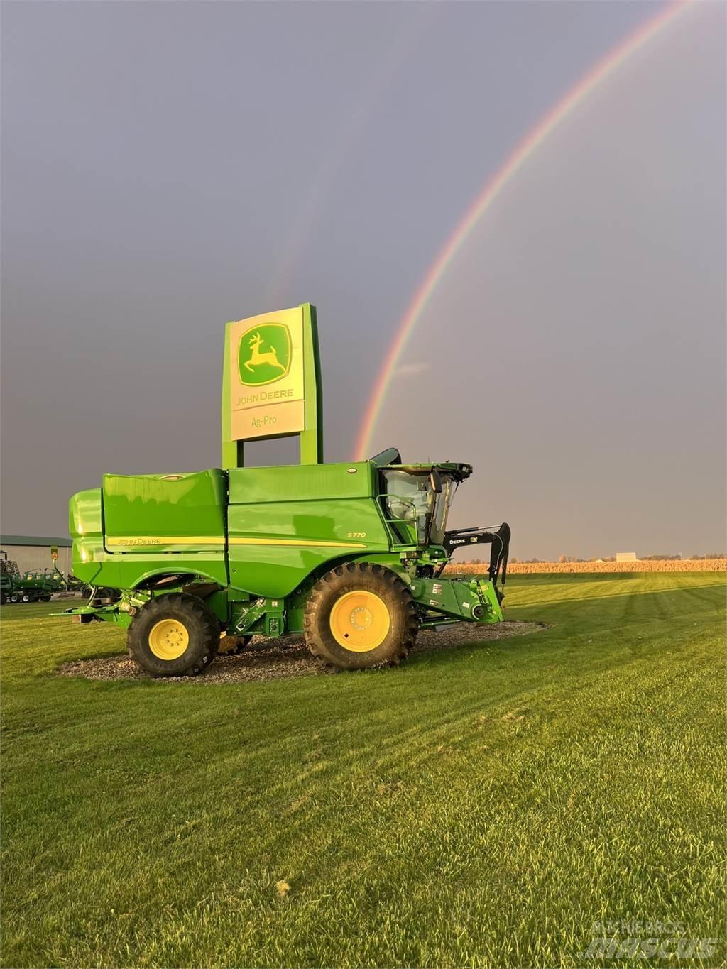John Deere S770 Зернозбиральні комбайни