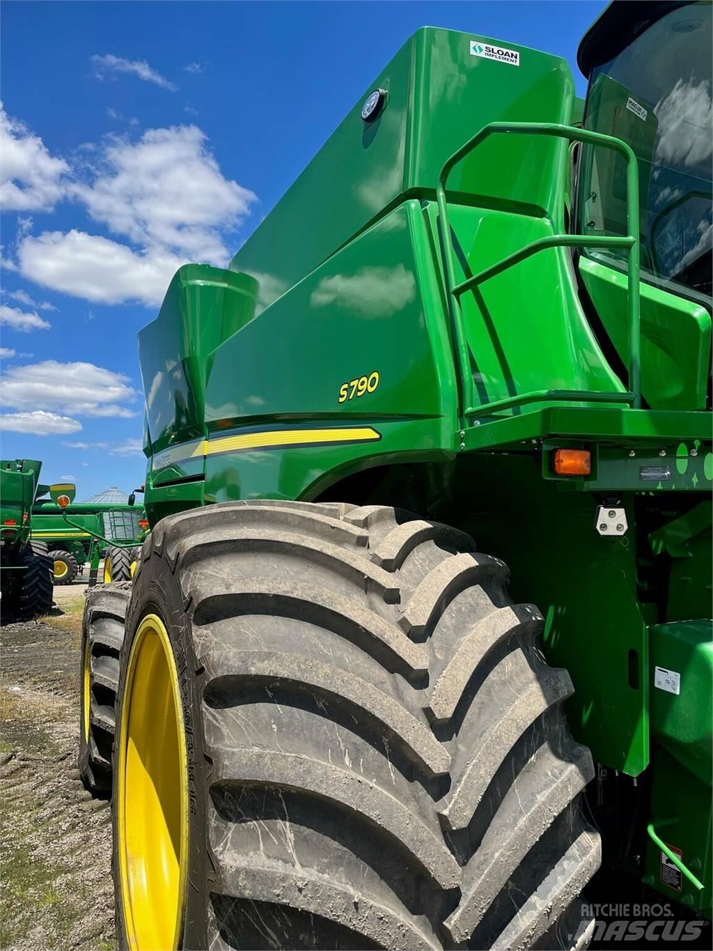 John Deere S790 Зернозбиральні комбайни