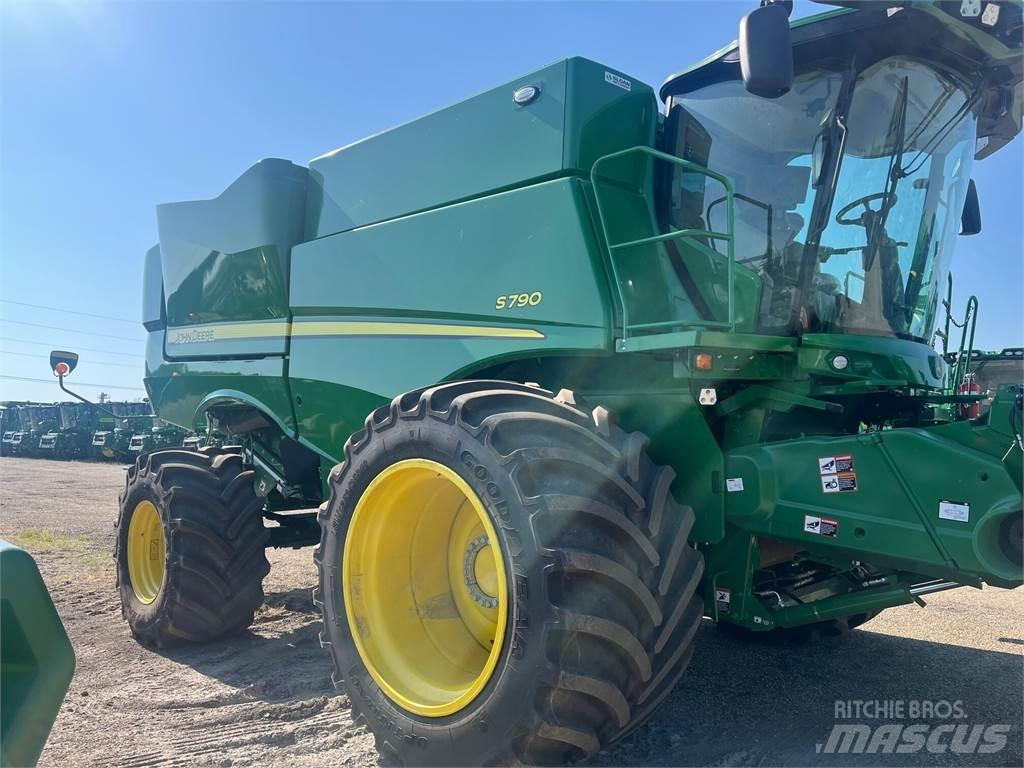 John Deere S790 Зернозбиральні комбайни
