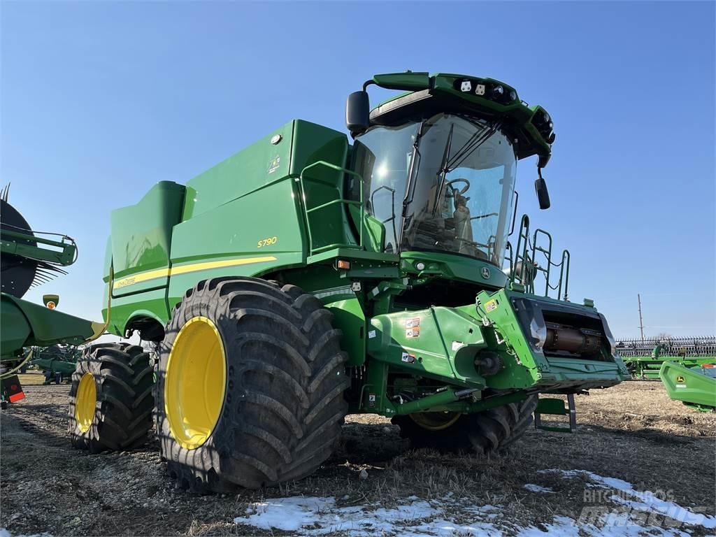 John Deere S790 Зернозбиральні комбайни