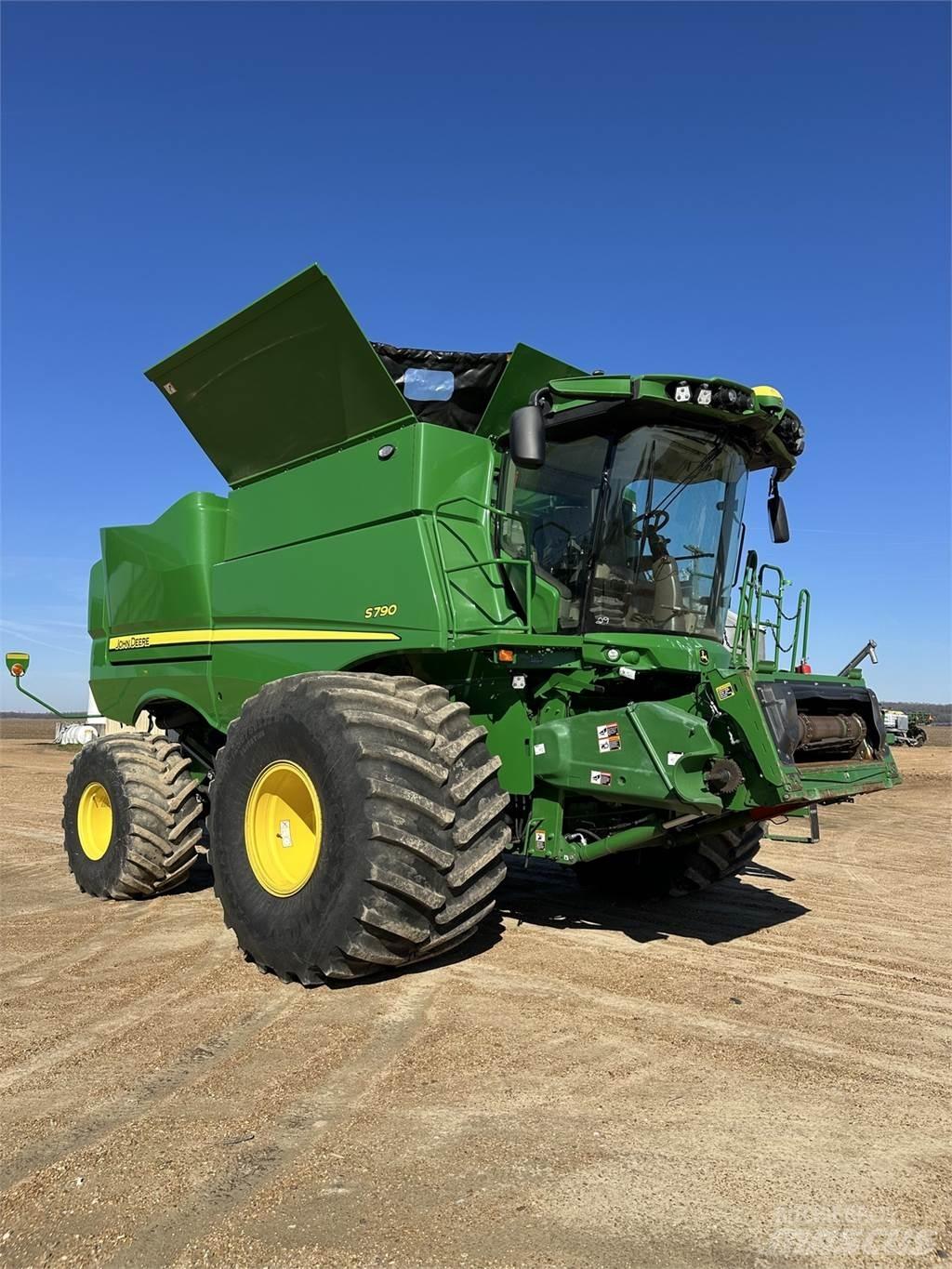 John Deere S790 Зернозбиральні комбайни